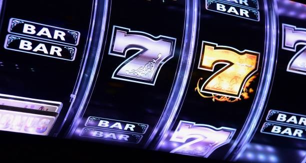 Erek Erek slot game interface on one-hundred-four platform showing reels and betting options